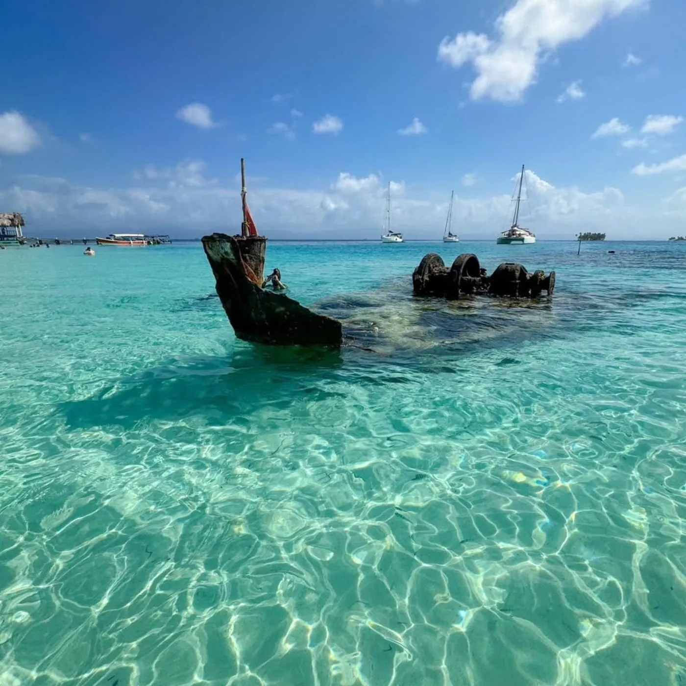 Day Trip to Perro Chico Island and the Shipwreck 1