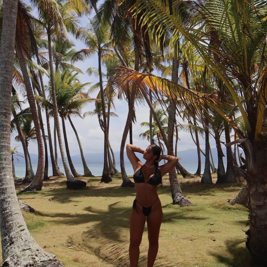 Una familia disfrutando en las Islas San Blas.